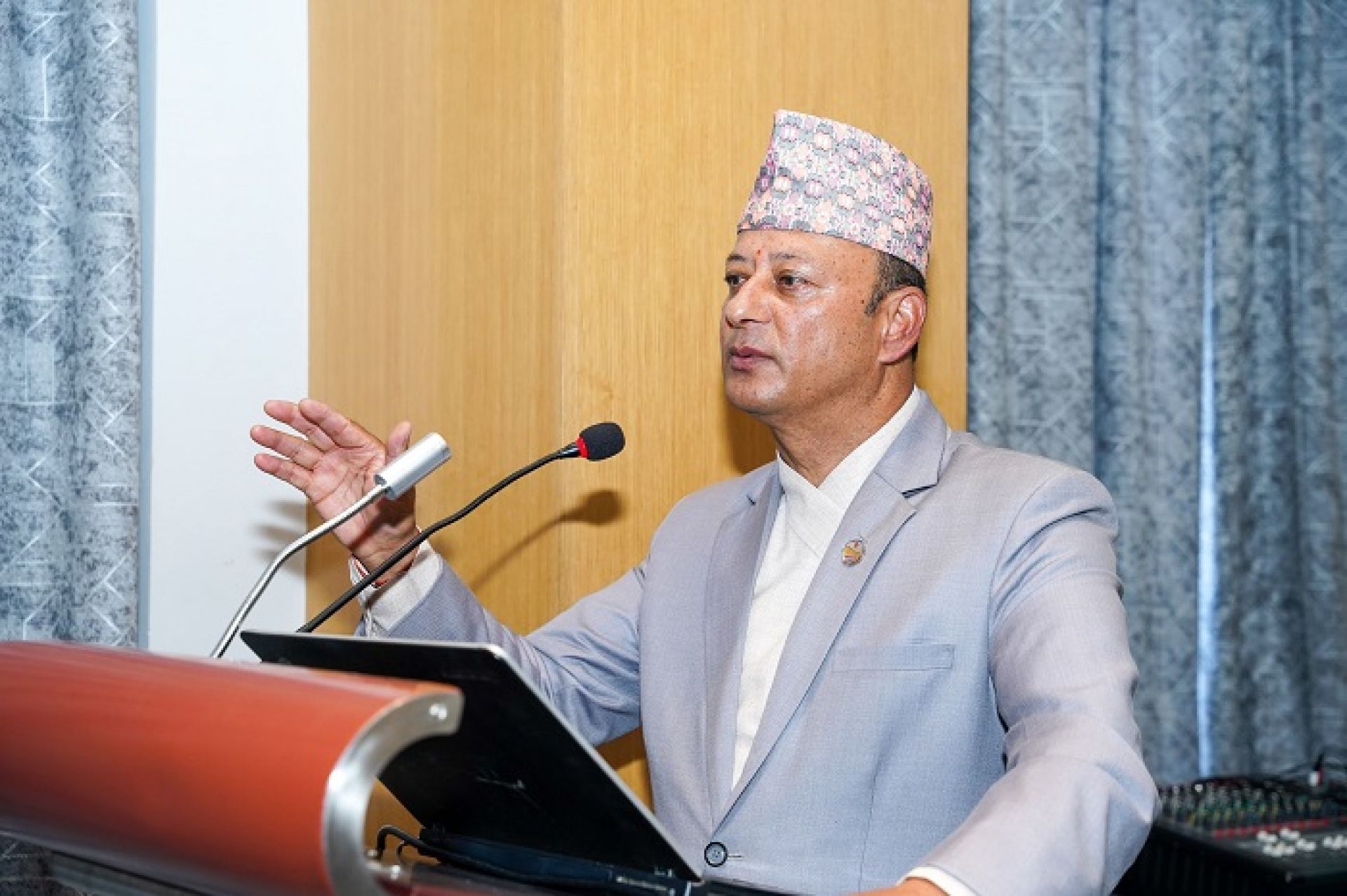 नीतिगत सुधार गरेर साना जलविद्युत् आयोजनाका समस्या समाधान गरिन्छः मन्त्री खड्का